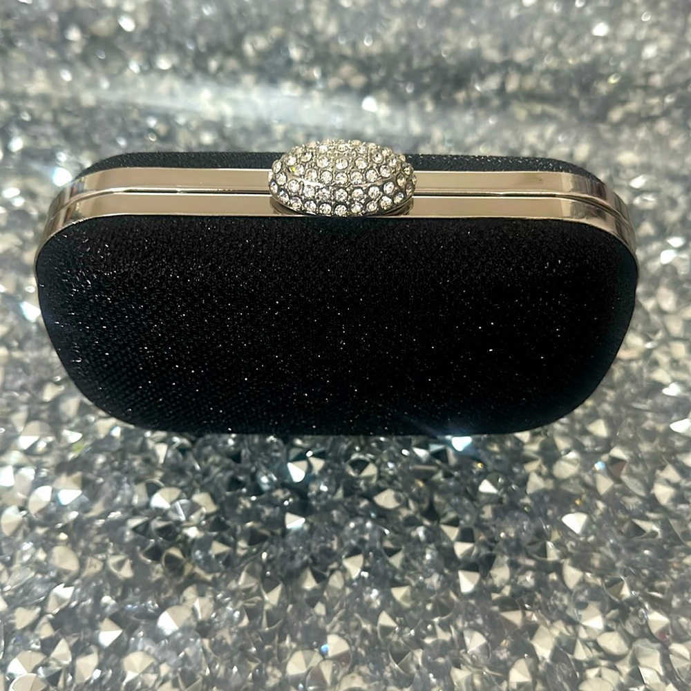 NWOT - GLITTERY BLACK CLUTCH WITH SPARKLY RHINESTONES - 😍